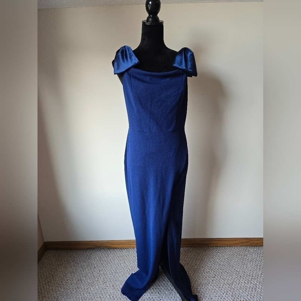Adrianna Papell Stretch Crepe Off The Shoulder Long Column Gown With Bows Sz 10.